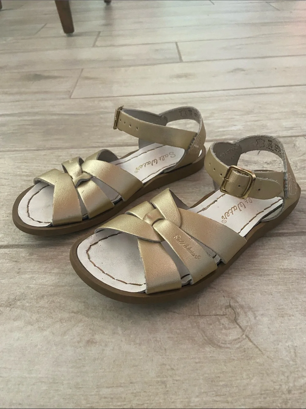 Girls Salt Water Sandals Hoy Shoe The Original Sandal Ankle Strap Gold Size 12